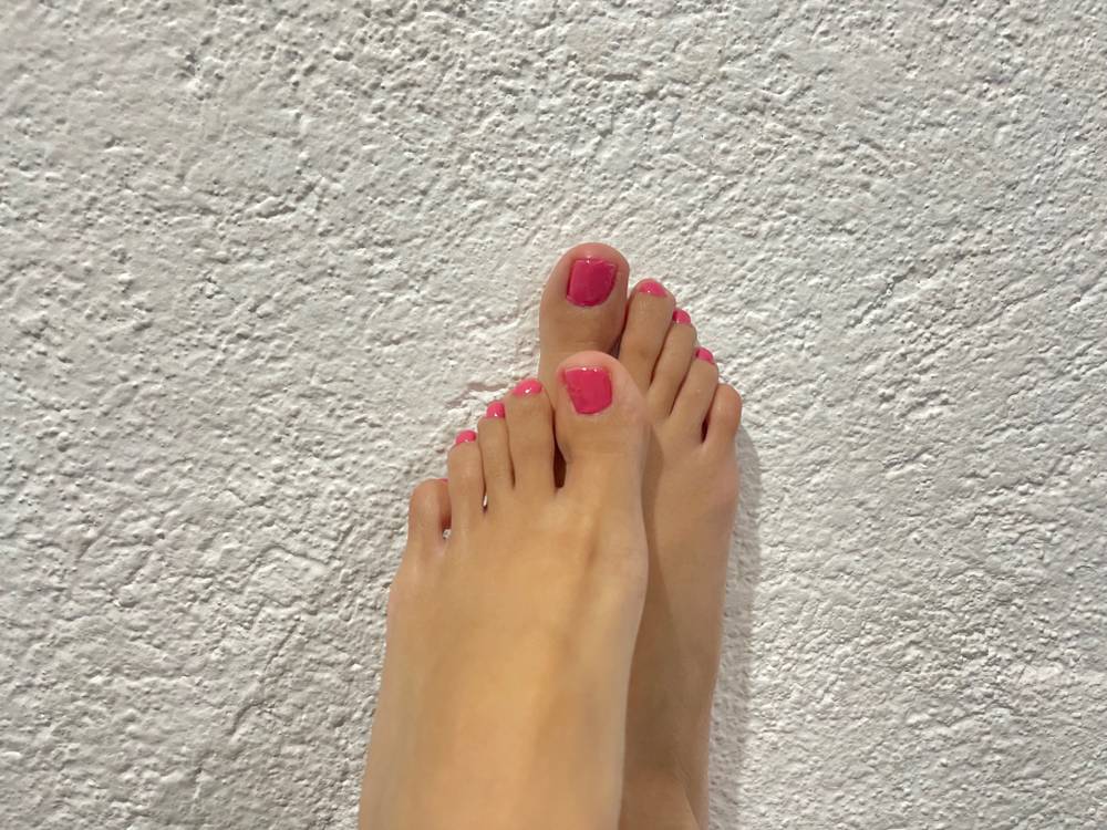 Angie Feet