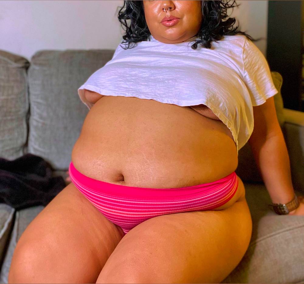 NIKKI | BIG BELLY BBW