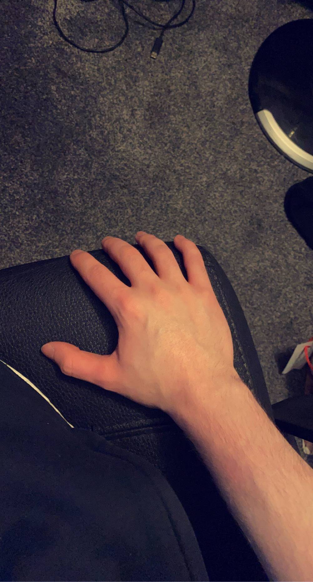 Pale Boi Hands