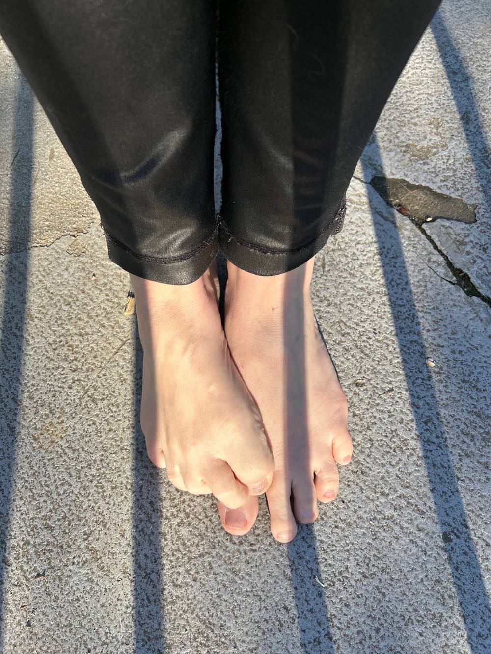 Hippie_feet6942080s