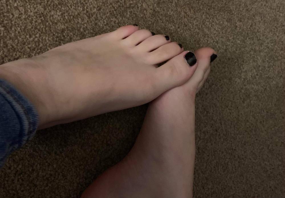 FOOT FETTISH DELIGHT